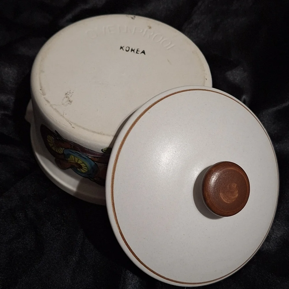 Vintage Stoneware Crock With Lid~Vegetable Design~Oven Proof~Korea~Hand Painted